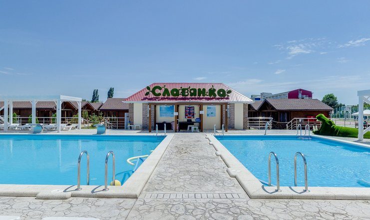 Бассейн у главного ресторана — фото 2